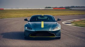 Aston Martin Vantage AMR 01