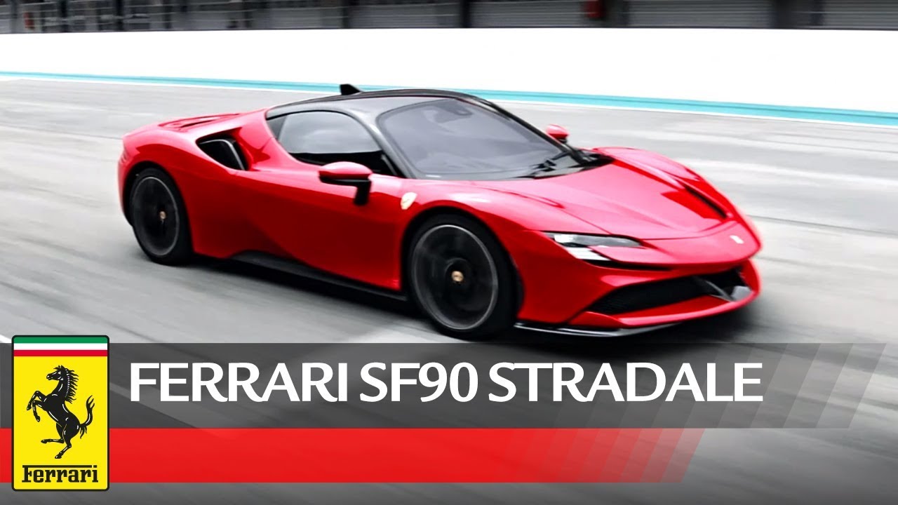 Deleitate con el Ferrari SF90 Stradale en movimiento