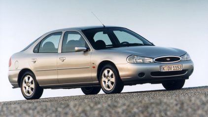 Ford Mondeo Ghia Hatchback 1996 Frontal