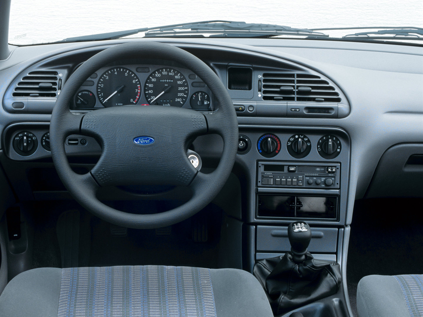 Ford Mondeo Ghia Interior 1993