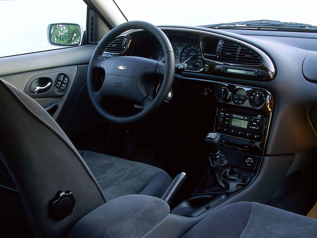 Ford Mondeo Ghia Interior 1996