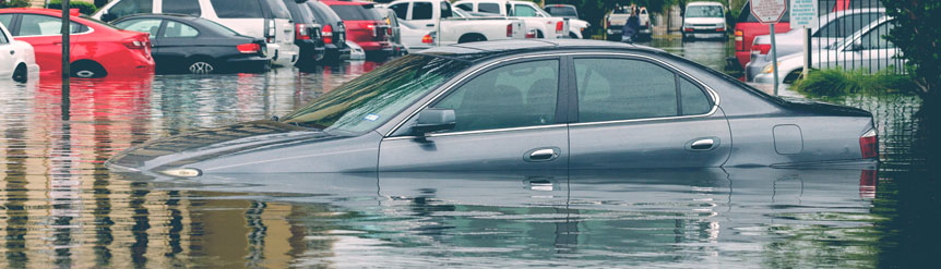 Qué hacer cuando una inundación daña tu coche