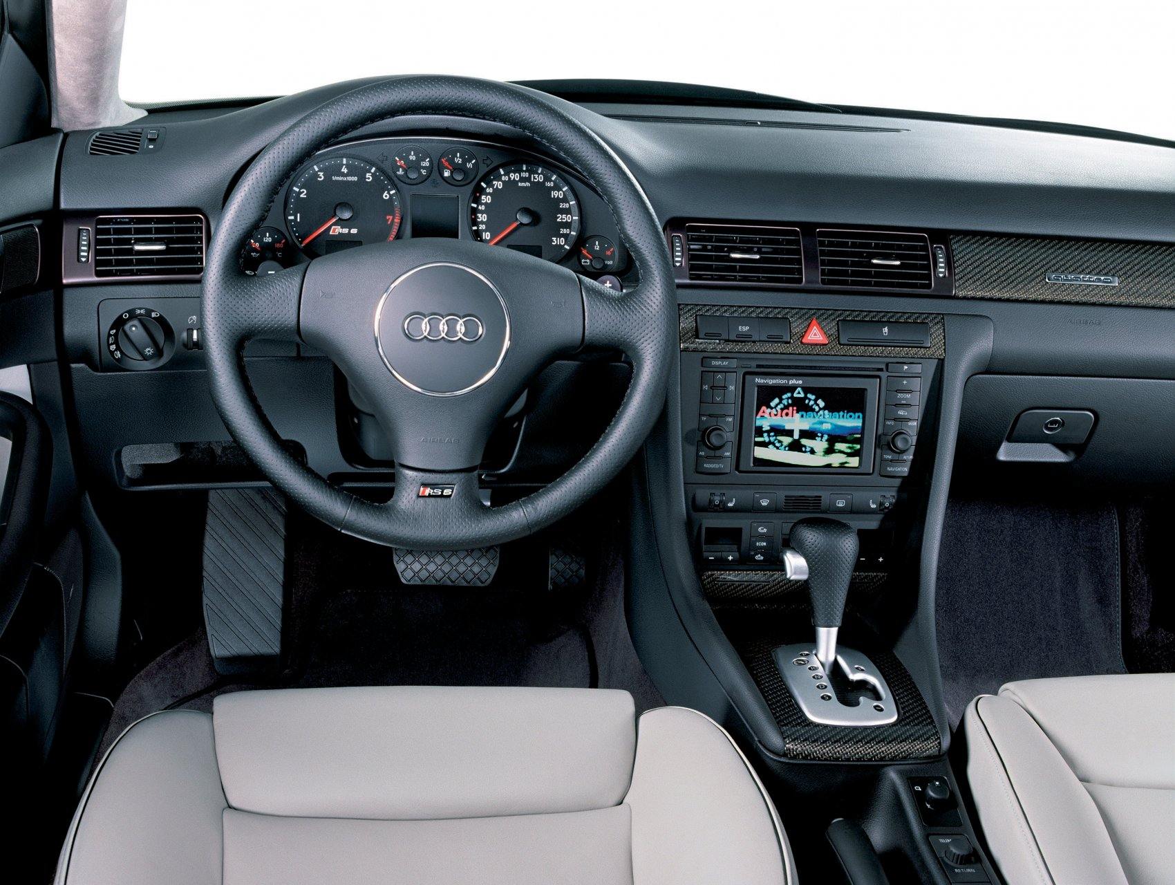 Audi RS6 2002 4