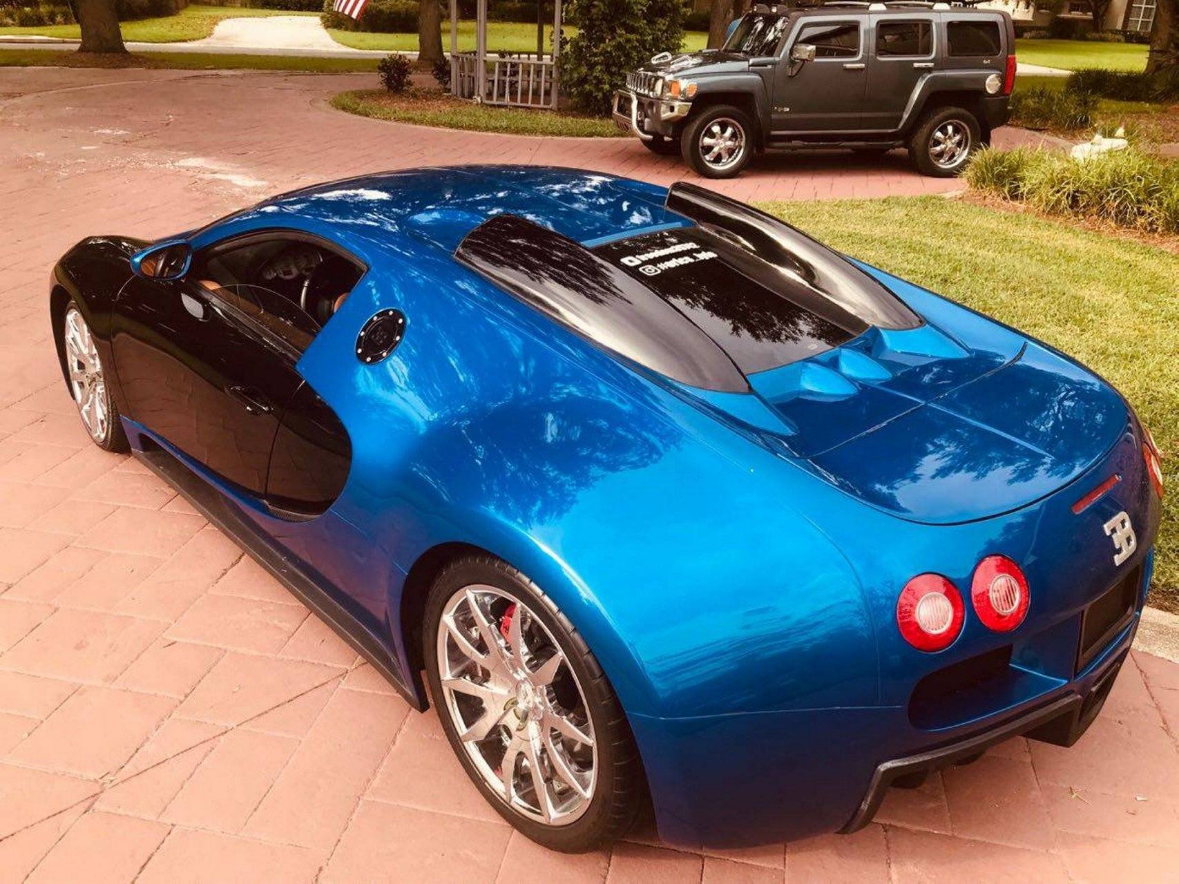 Aunque un Bugatti Veyron parece, un Ford Cougar es