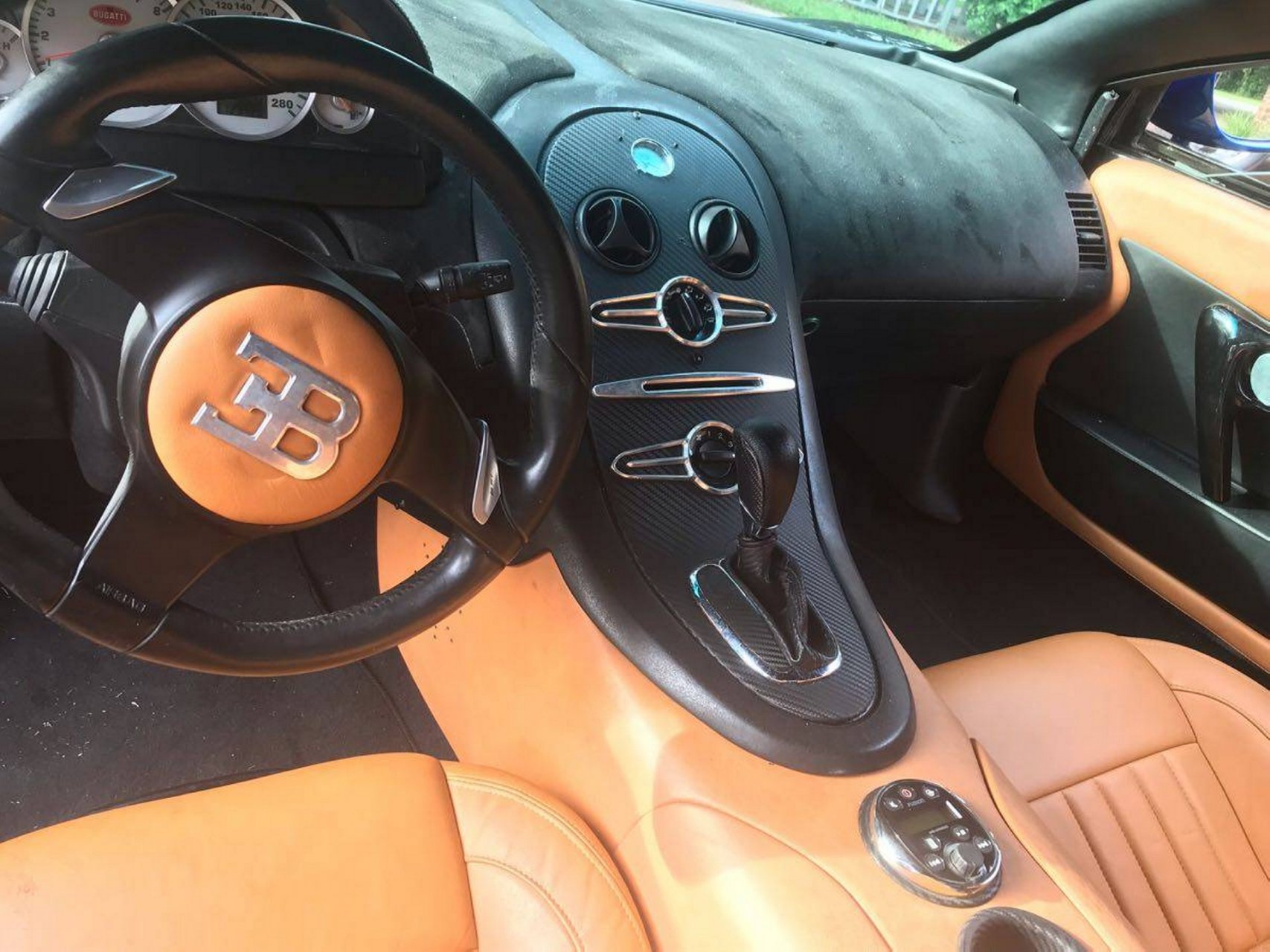 Bugatti Veyron Replica Interior (1)