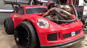 Porsche 911 juguete motor moto KTM (1)