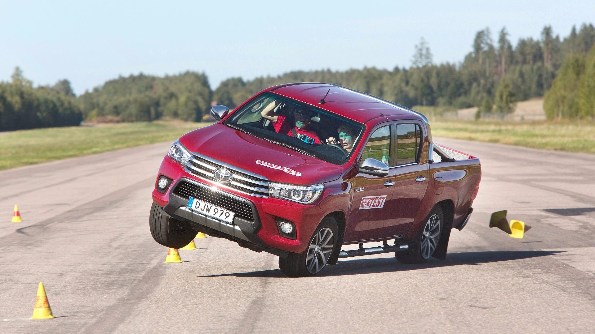 toyota hilux 2016 test del alce