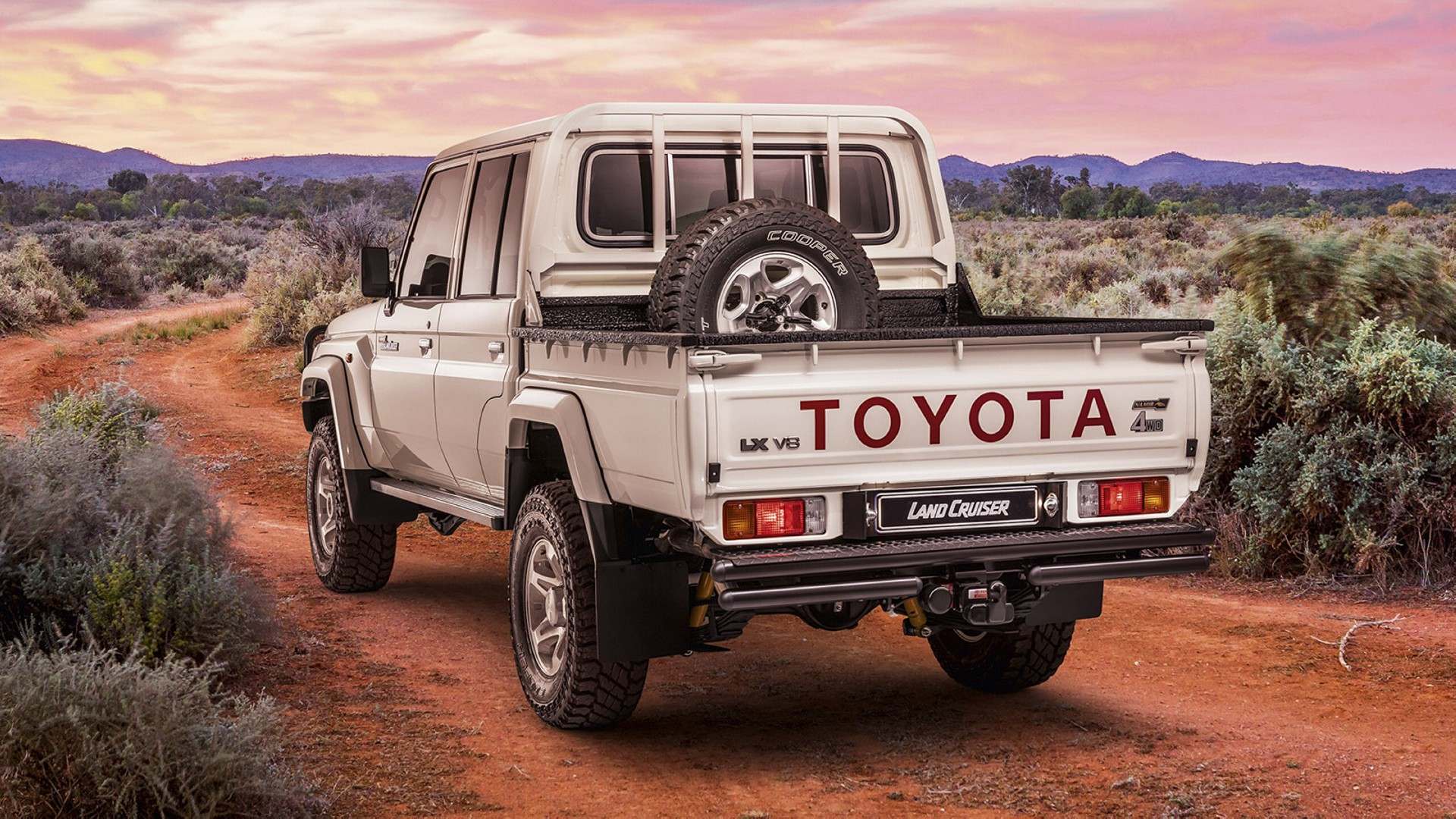 Toyota Land Cruiser Namib Exterior (2)