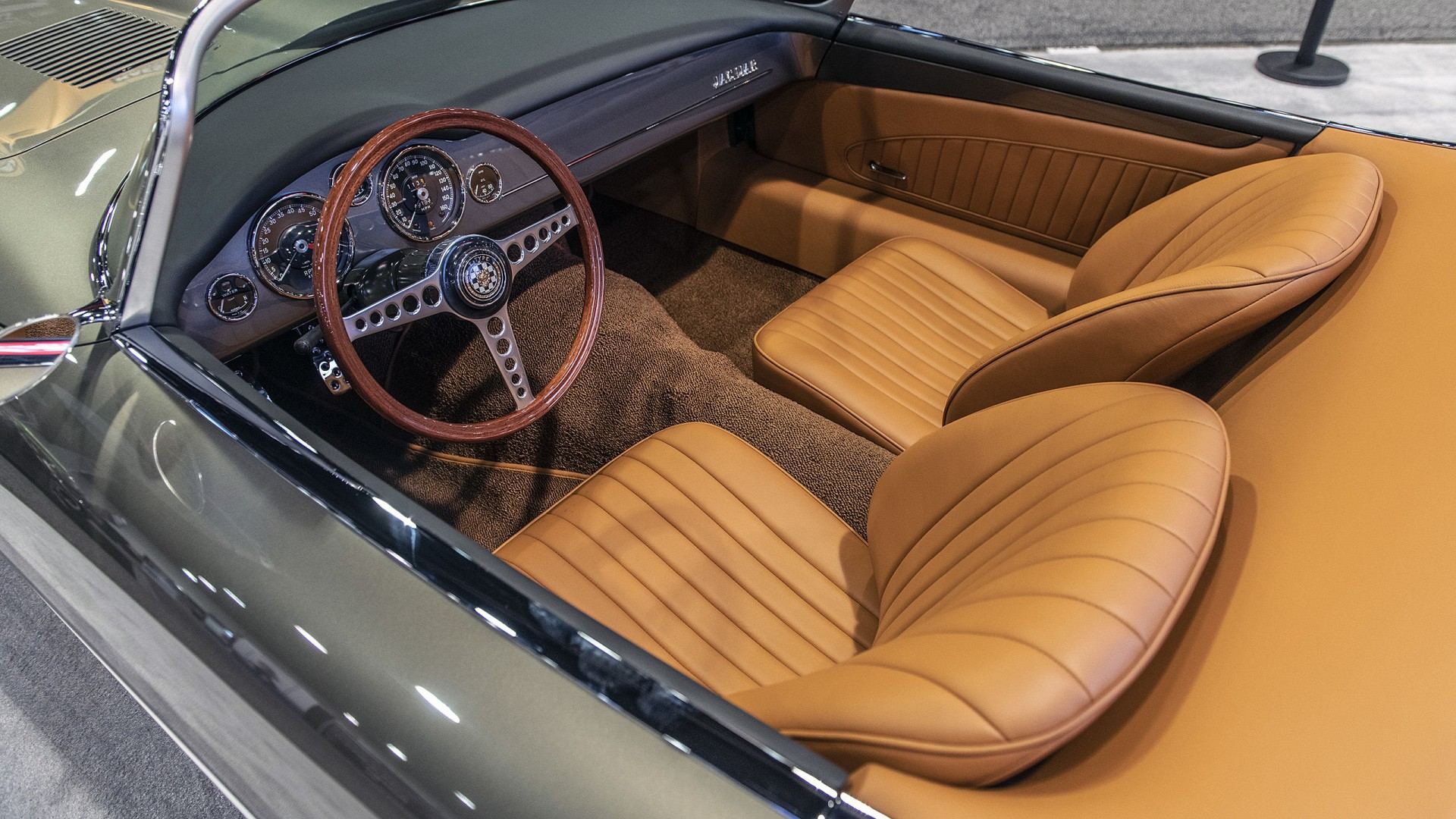 1973 Jaguar E Type Chip Foose SEMA Show 2019 Interior (1)