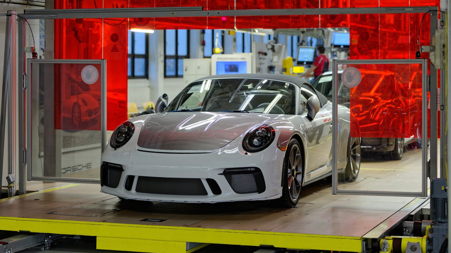 Sale de la línea de montaje el último Porsche 911 “991”