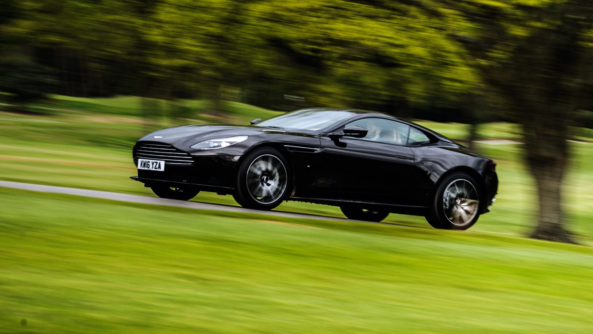 Lawrence Stroll compra el 16,7 % de Aston Martin y se convierte en su director
