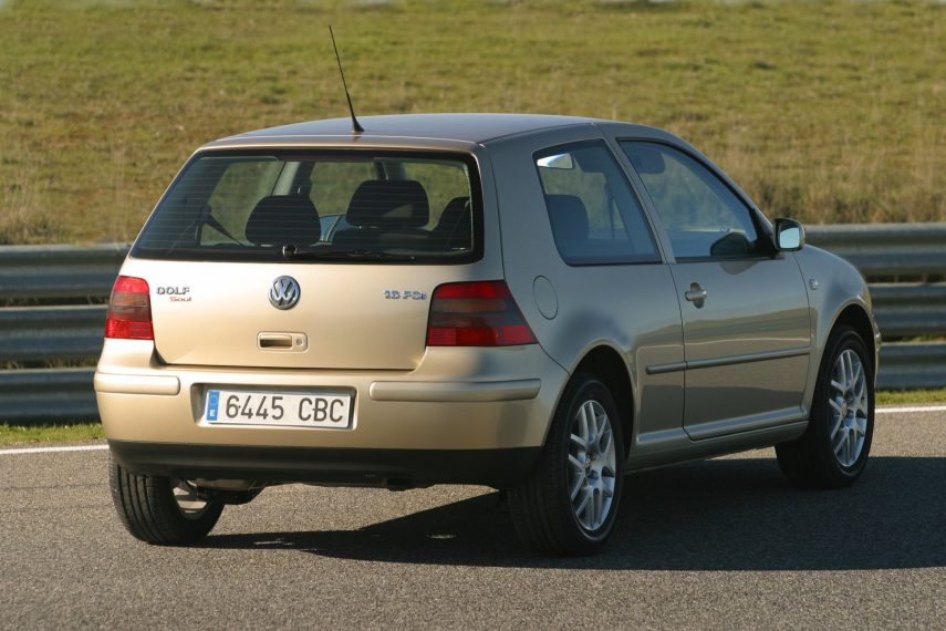 Volkswagen Golf 3p FSI 1J 5