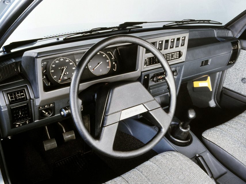 Opel Rekord E2 4