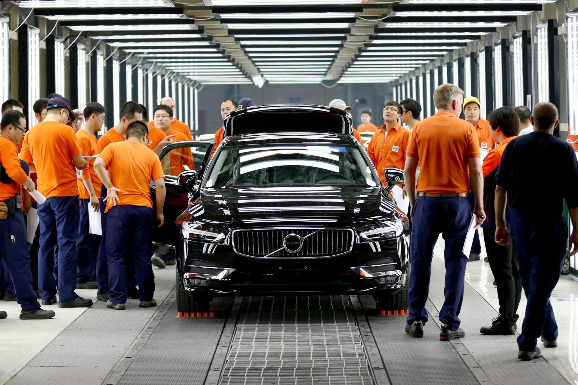 Volvo S90 in the Daqing manufacturing plant