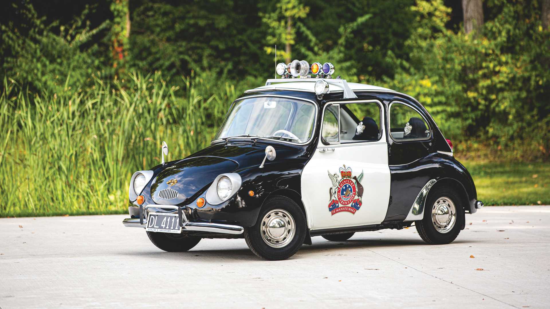 ¿Alguna vez has visto un coche de policía tan cuco como este Subaru 360?