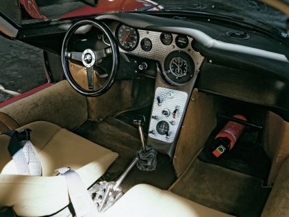 Alfa Romeo 33 Stradale interior