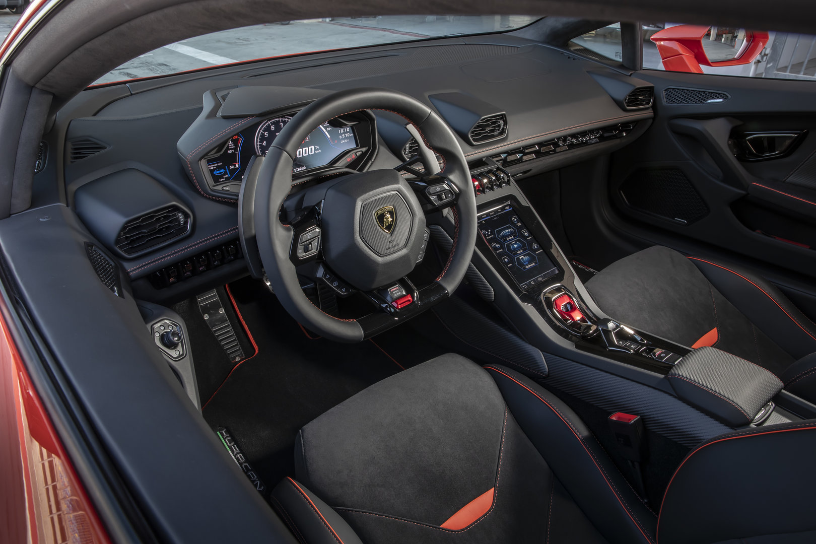 Lamborghini Huracan EVO interior
