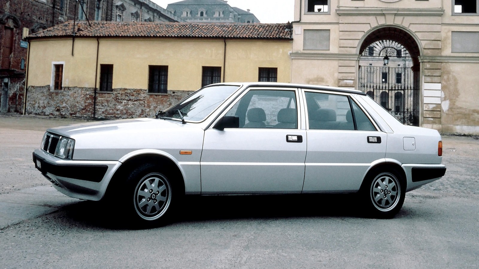 Coche del día: Lancia Prisma 1600 (831)