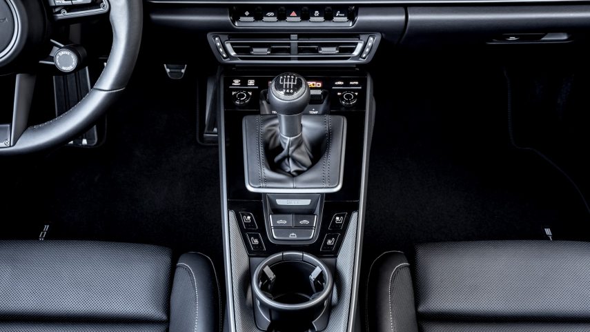 Porsche 911 992 Transmision manual (2)