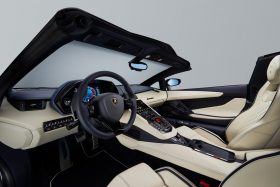 Lamborghini Aventador S Roadster interior
