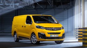 Opel Vivaro e 2020 01