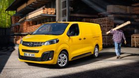 Opel Vivaro e 2020 08