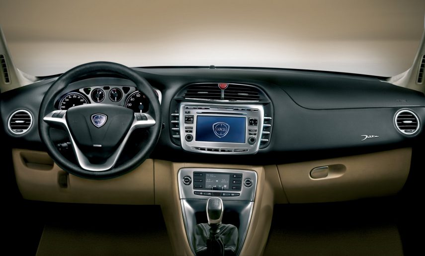 Lancia Delta 2008 3