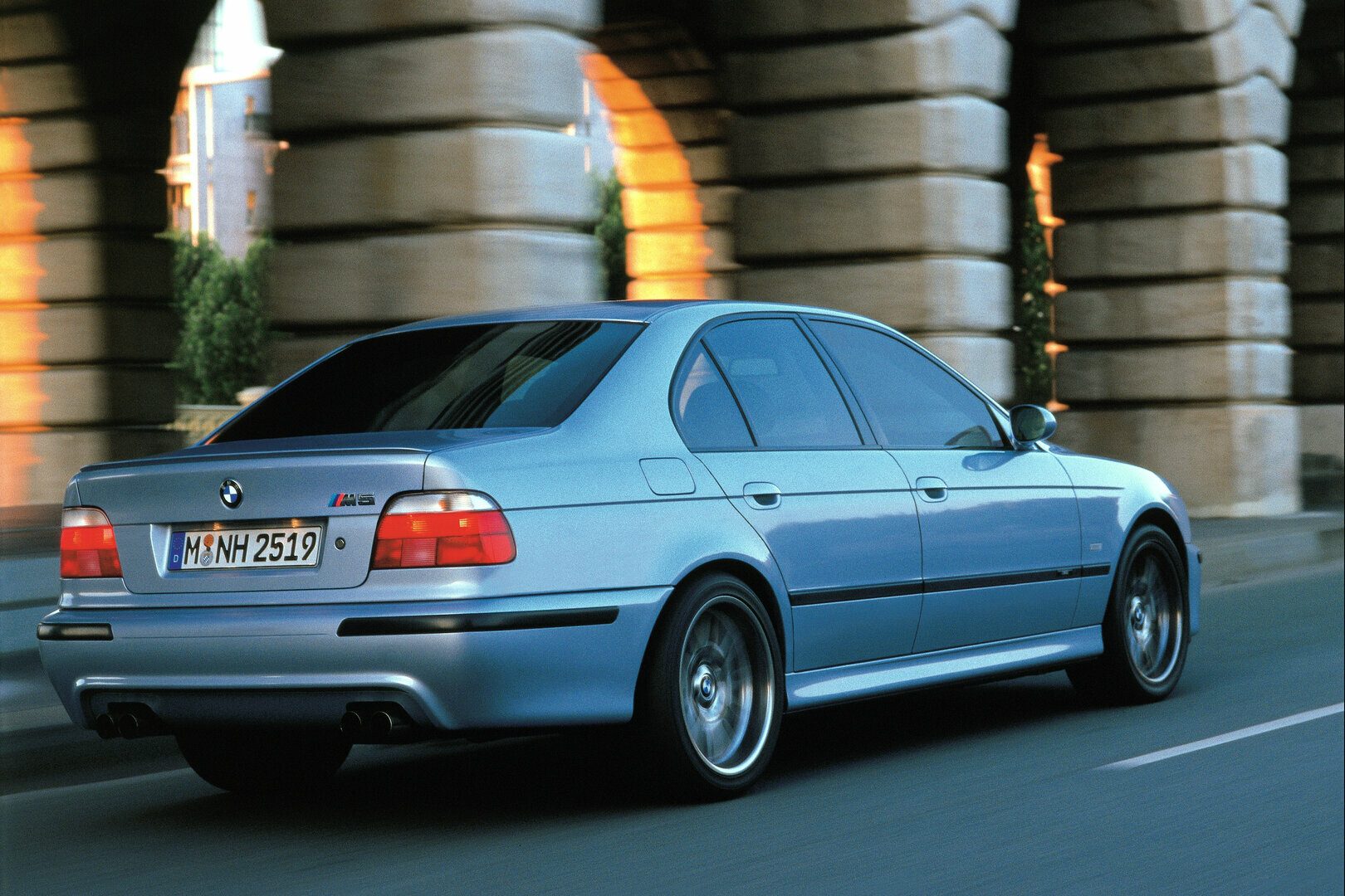 Е 5 v 3. БМВ м5 е39. BMW e39 м5. BMW m5 e39 2003. BMW m5 e39 1998.