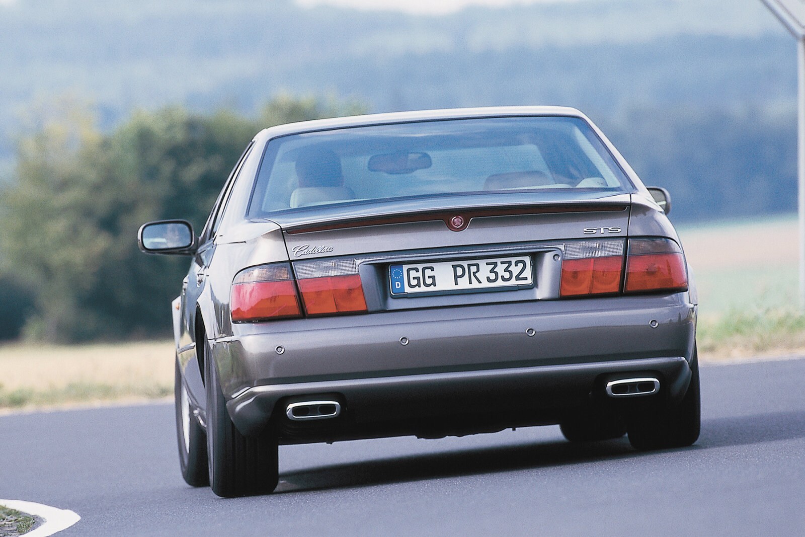 Cadillac Seville STS 2