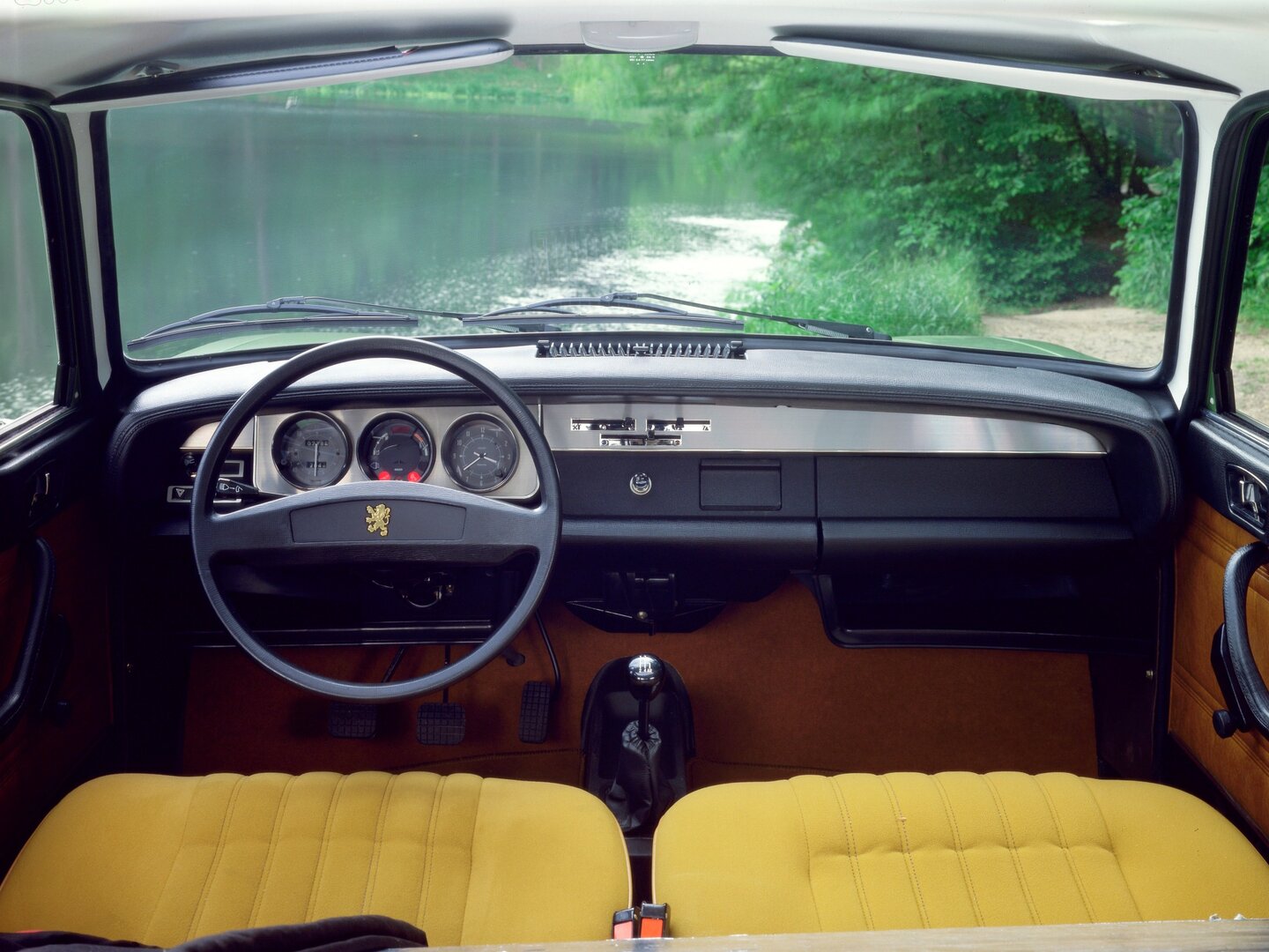 Peugeot 304 Coupe interior
