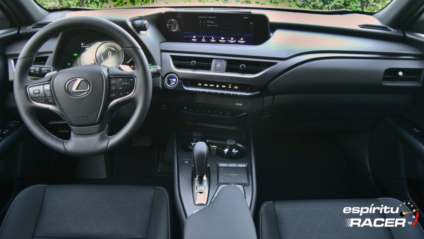 Contacto Lexus UX 300e 12