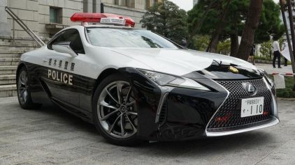 Lexus LC 500 Policía Japón (1)