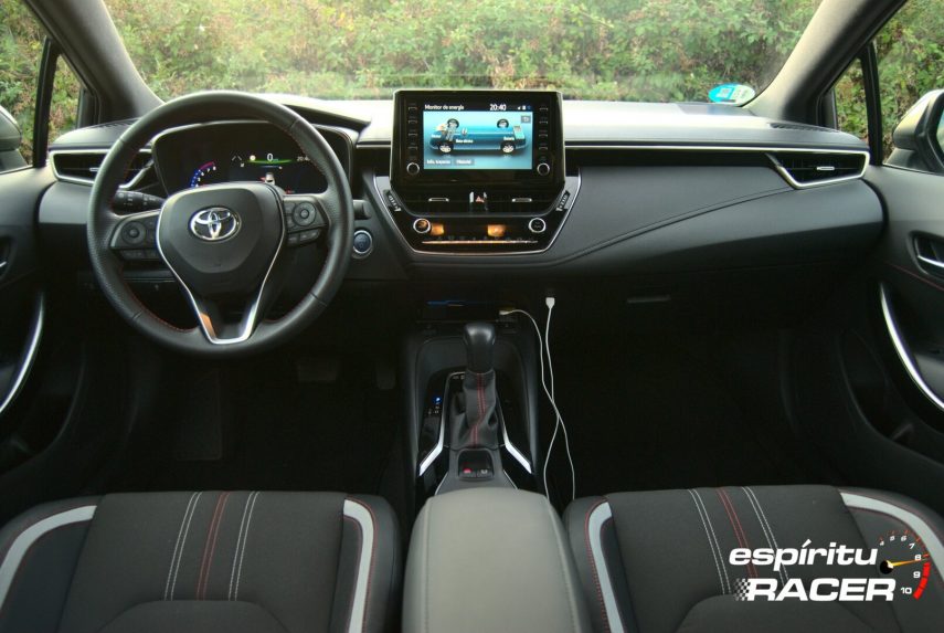 Toyota Corolla 180h GR Sport 28