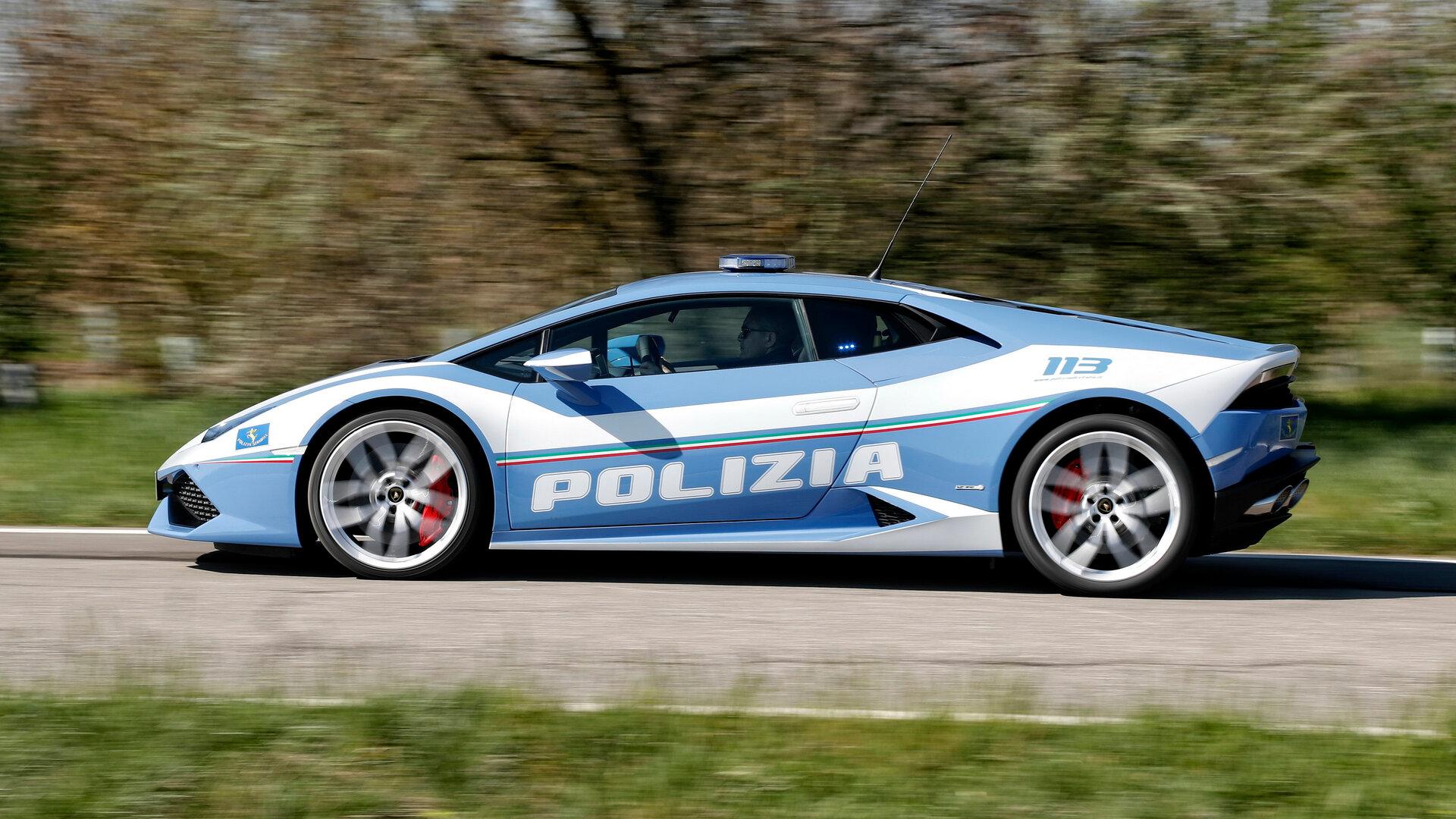 Un Lamborghini Huracán de la policía italiana fue clave en un trasplante de riñón
