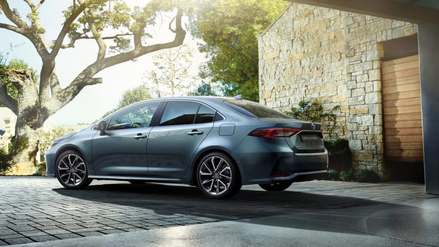 Toyota Corolla Sedan Electric Hybrid 2021 (2)