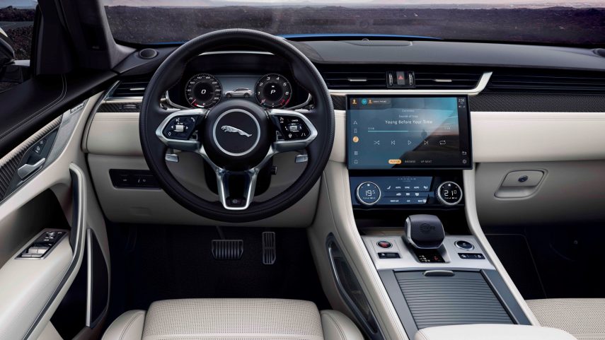 Jaguar F Pace SVR 2021 (23)