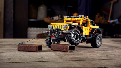 LEGO Technic Jeep Wrangler (2)