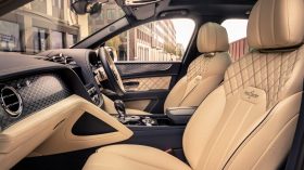 Bentley Bentayga Hybrid 2021 (17)