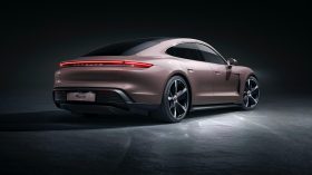 Porsche Taycan 2021 (2)