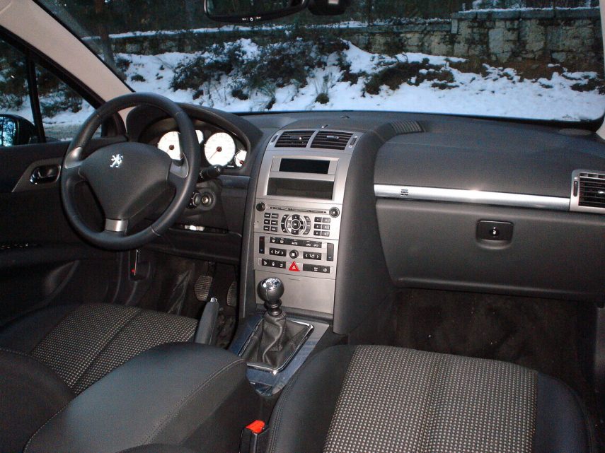 Peugeot 407 chatarra 3