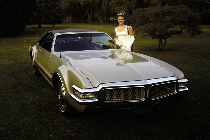 1968 Oldsmobile Toronado 1