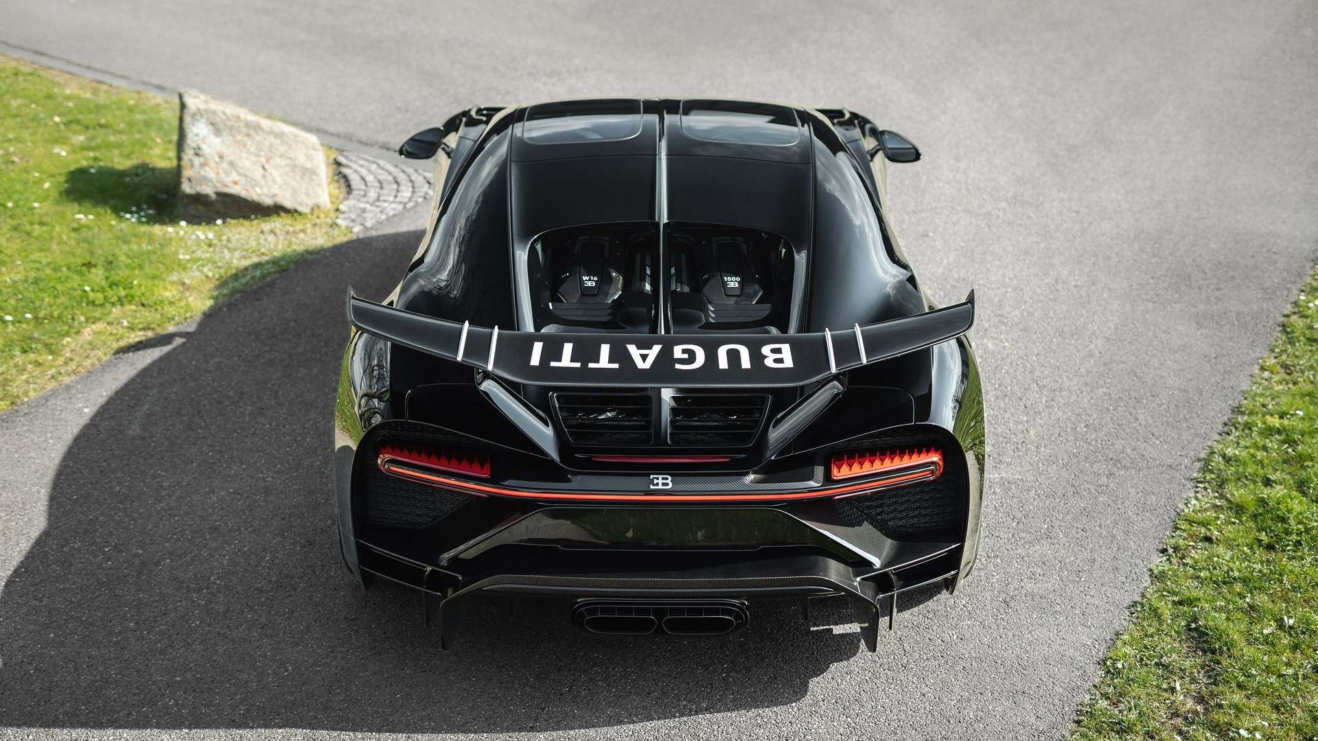 Bugatti Chiron Black Pur Sport 300 (8)