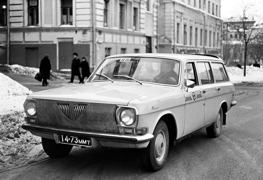 GAZ 24 04 Taxi
