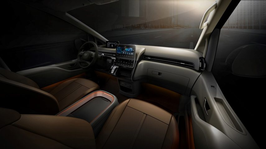 Hyundai Staria 2021 (9)