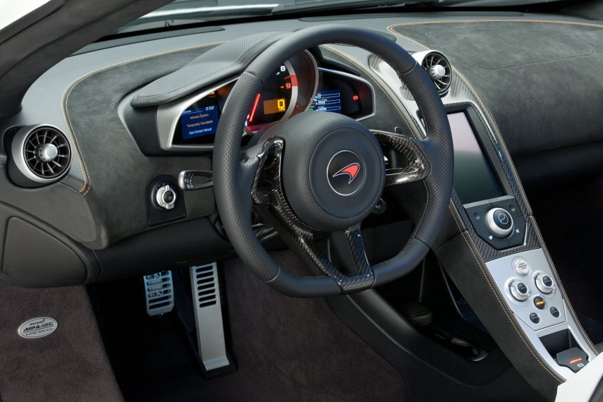 McLaren MP4 12C coupe 7