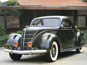 1937 Lincoln Zephyr Coupe 1