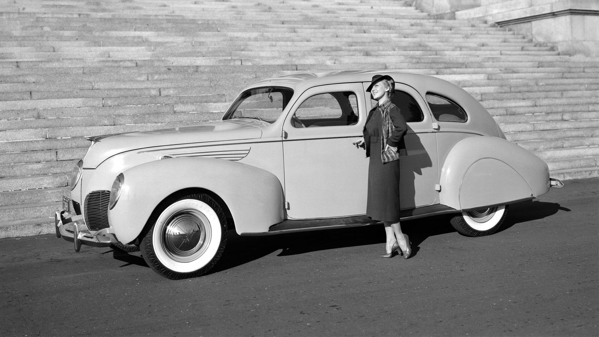 1938 Lincoln Zephyr Sedan