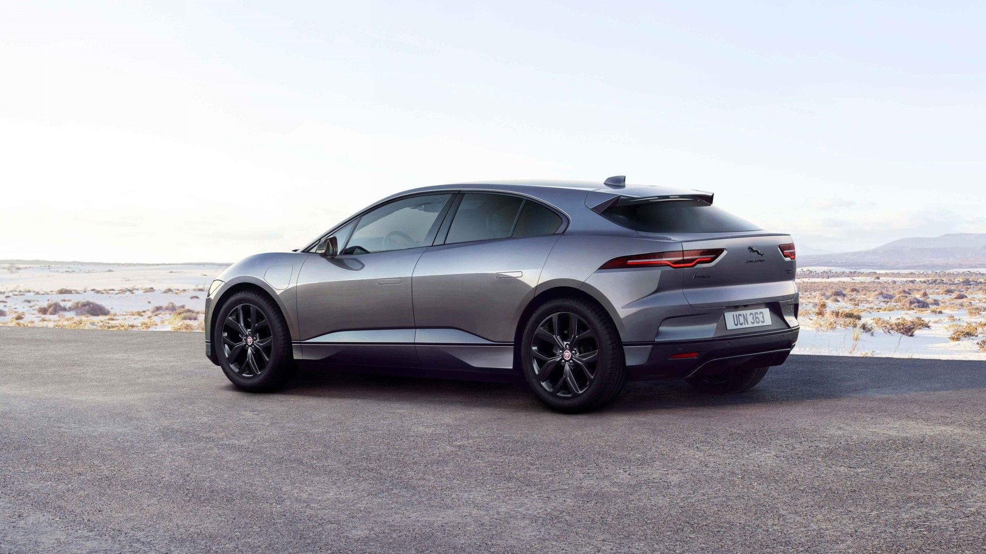 Jaguar I Pace Black 2021 (2)