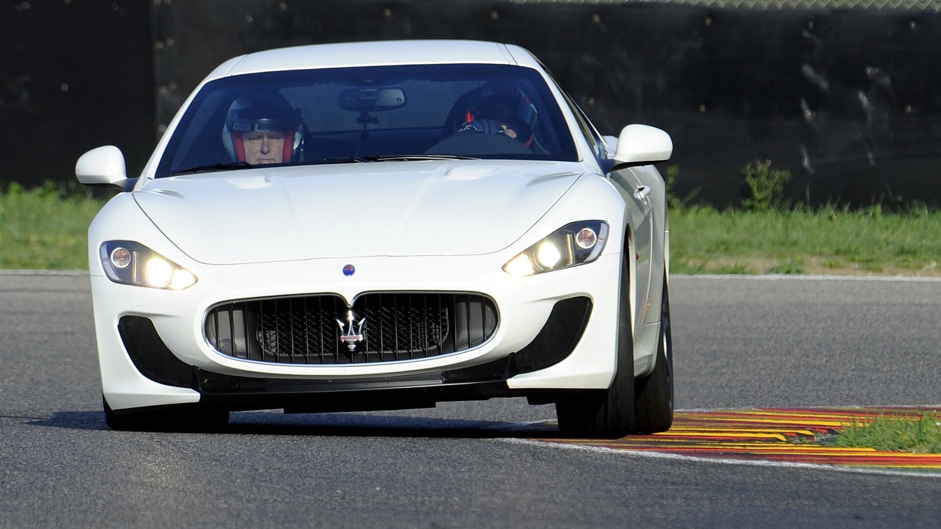 Coche del día: Maserati GranTurismo MC Stradale (M145)
