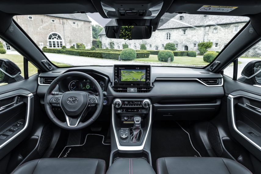 Toyota RAV4 Plug in 3